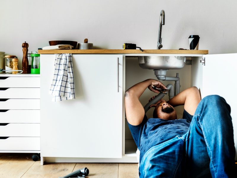 plumber-man-fixing-kitchen-sink (1)